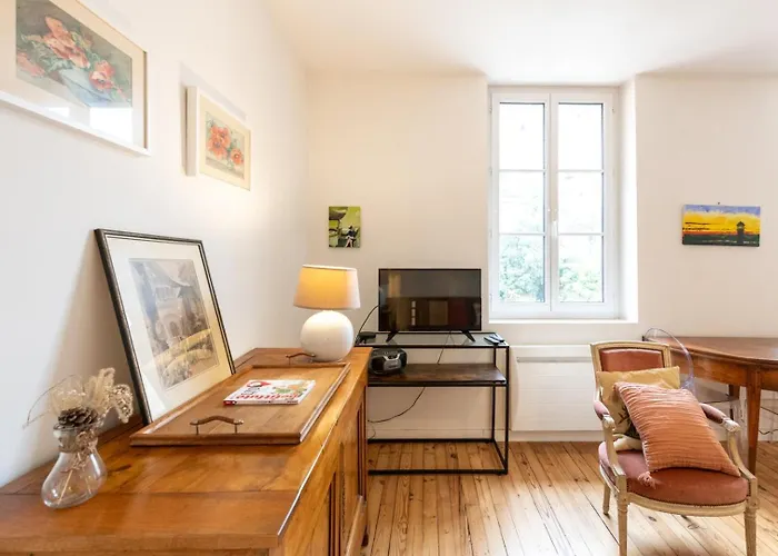 Clos Saint Benoit Apartment *